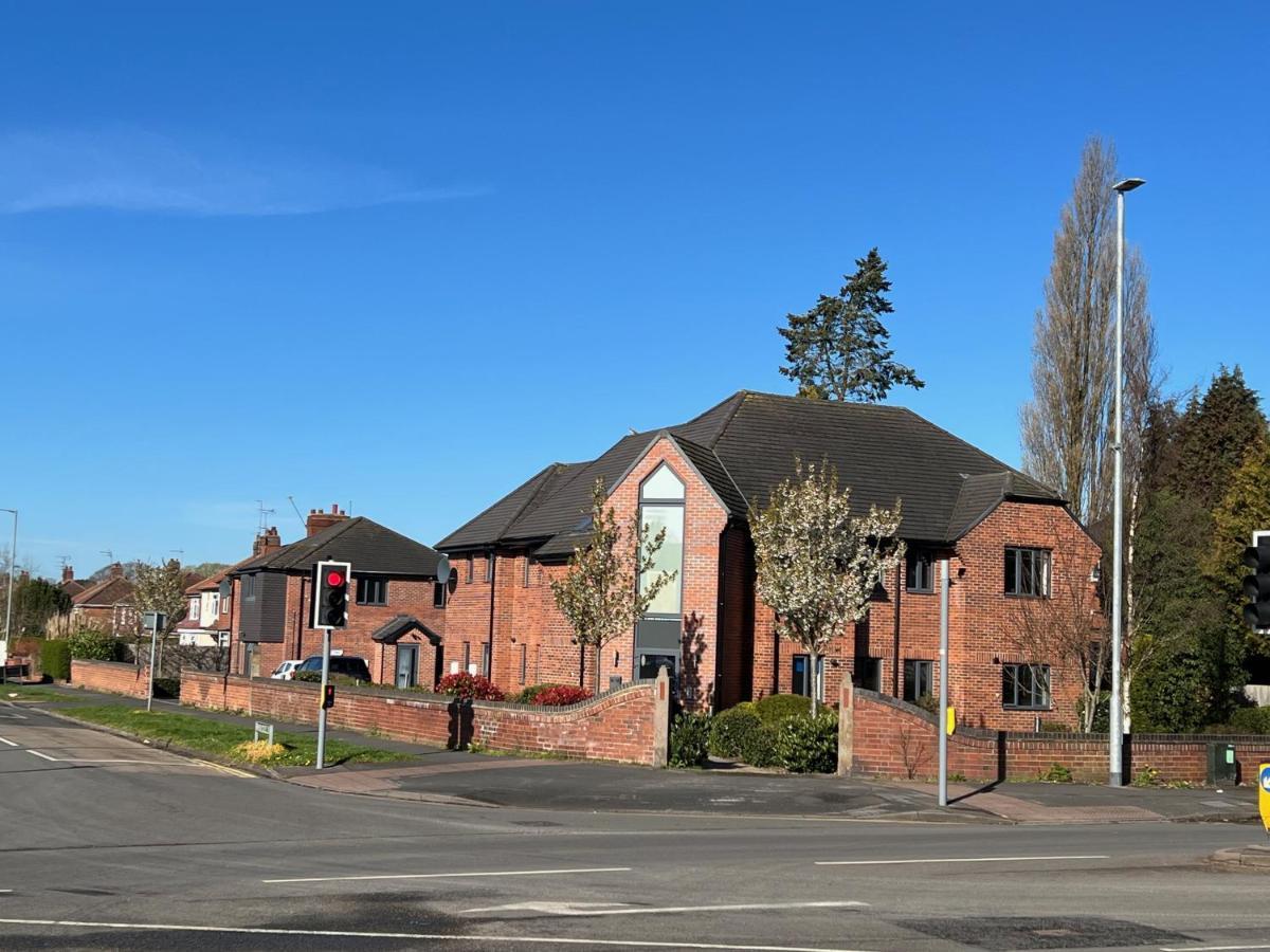 Cross Court, Stafford By Bell Apartments エクステリア 写真